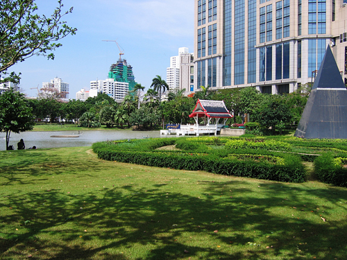 Benjasiri_park