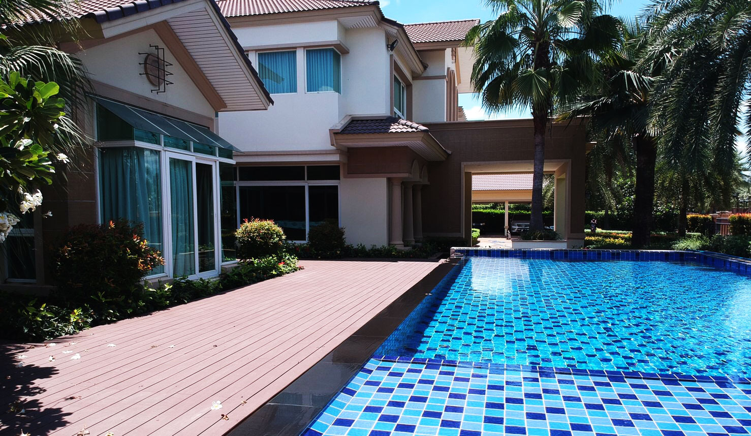 Composite Decking For A Large Pool Terrace In Bangkok Thai Garden Design