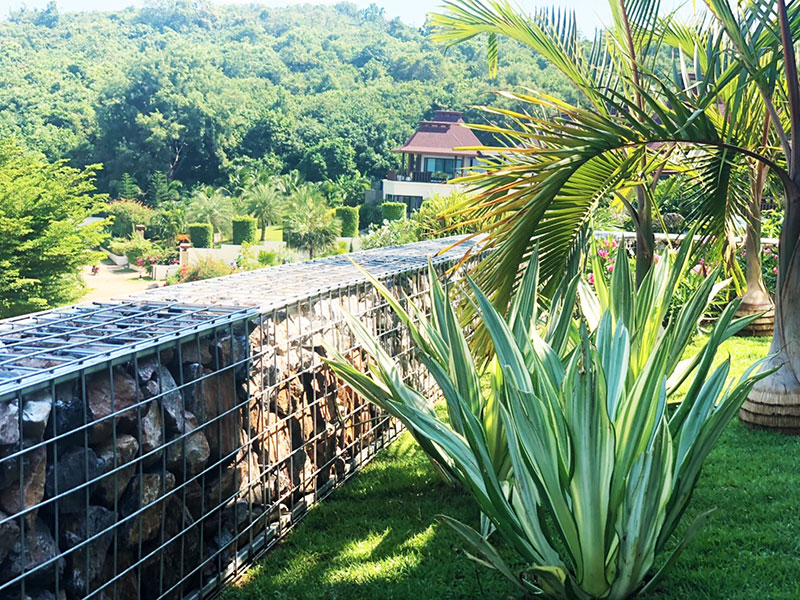 rock wall construction hua hin