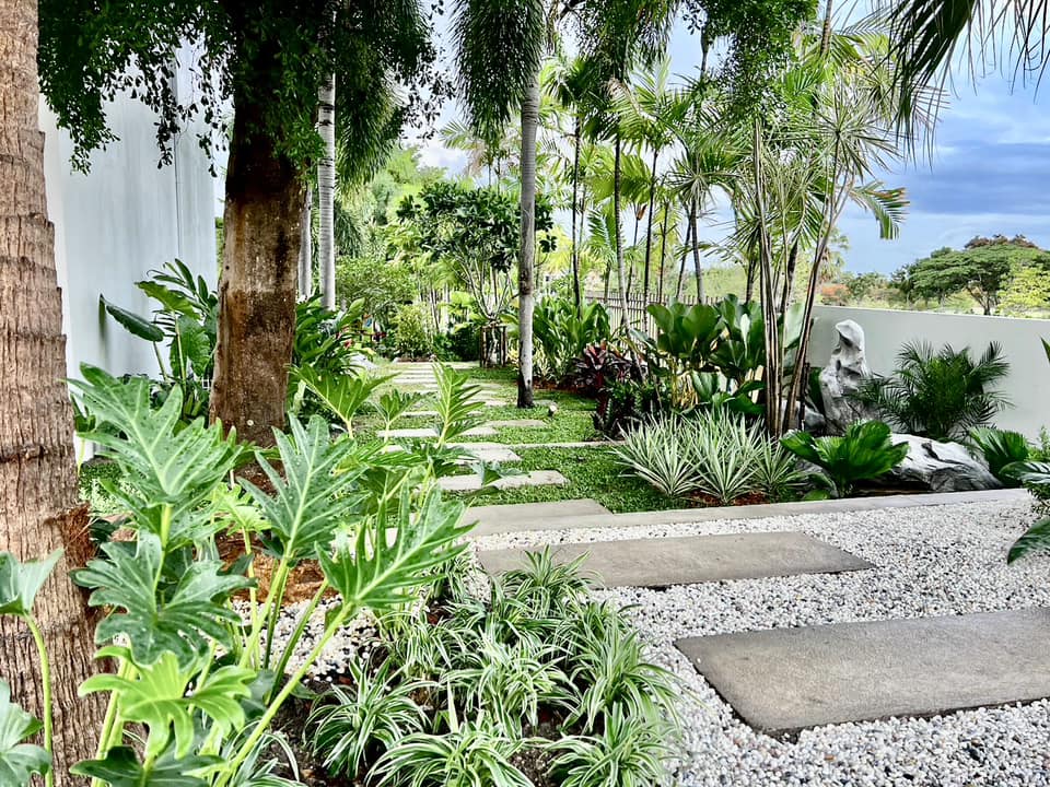 Beautiful Tropical Garden Designs