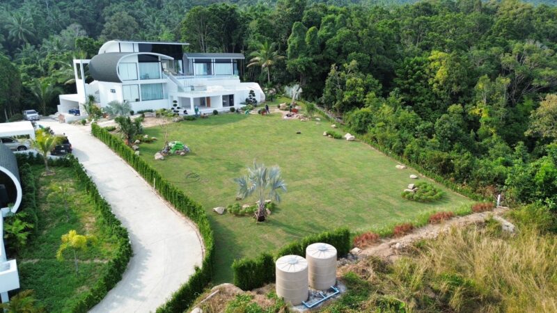 Amazing landscaped garden samui